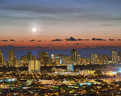 The Moon over Honolulu - Hawaii