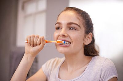 Brushing twice a day for healthy and strong teeth