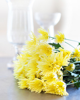 Gorgeous bouquet of yellow daisies
