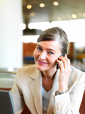 Business concepts - woman calling on cell